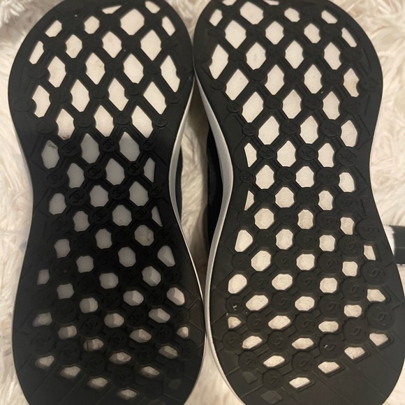 Chanel Sneakers in Denim - Picture 5 of 8